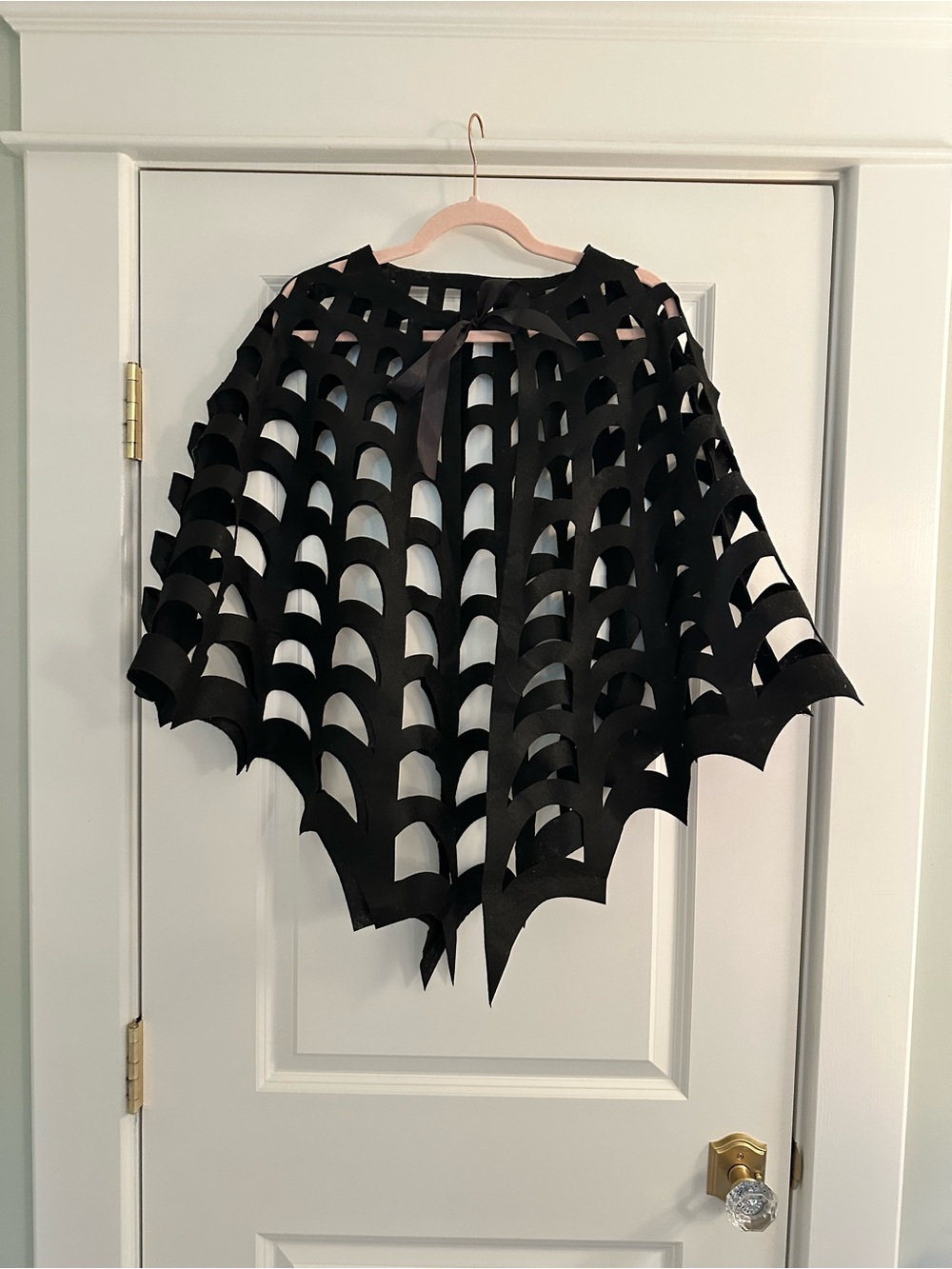 Grandin Road Black Spider Web Cutout Cape with Ribbon Tie Halloween Costume NWOT